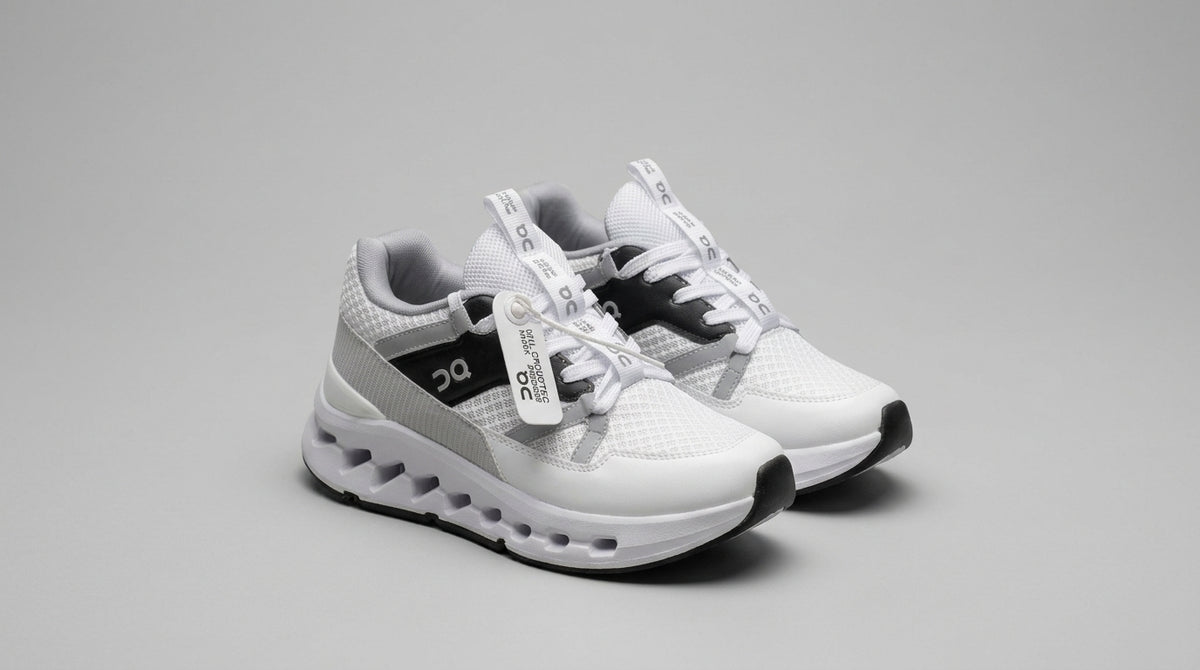 Tenis blancos para mujer vistos de perfil, detalle de la suela